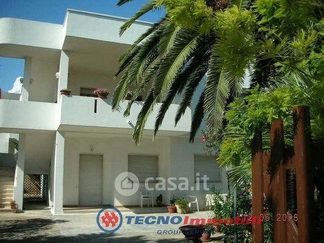 Villa in residenziale in Vico Degli Ulivi