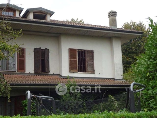 Villetta a schiera in residenziale in Via delle Ortensie 33