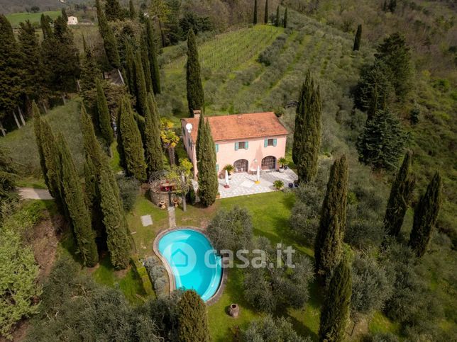 Casa indipendente in residenziale in Località Molezzano