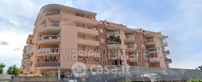 Box/posto auto in residenziale in Viale Gianluigi Bonelli 545