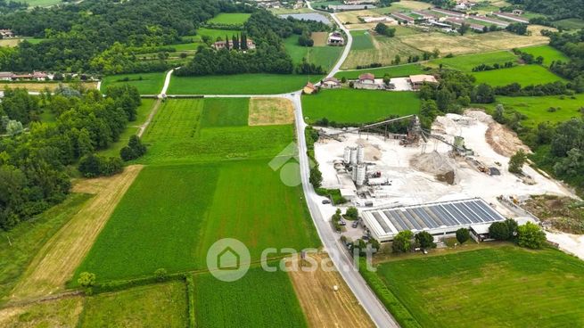 Terreno agricolo in commerciale in Via Colombaro