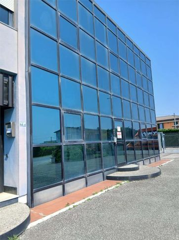 Ufficio in commerciale in 