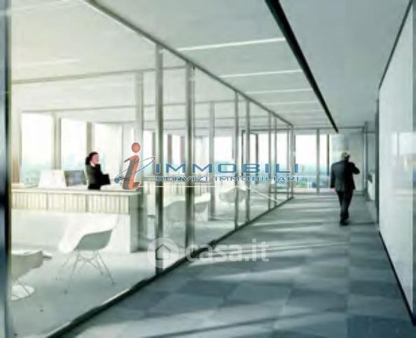 Ufficio in commerciale in Viale Sarca