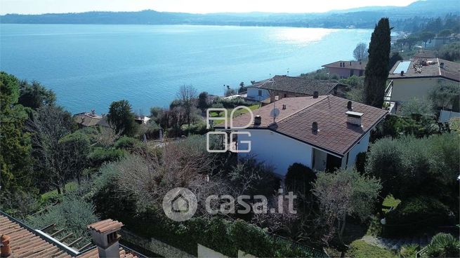 Casa bi/trifamiliare in residenziale in Via G. Marconi