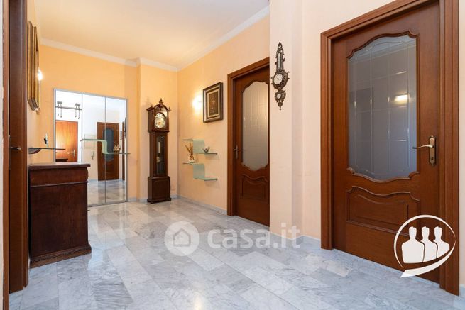 Appartamento in residenziale in Via Mombarcaro 60