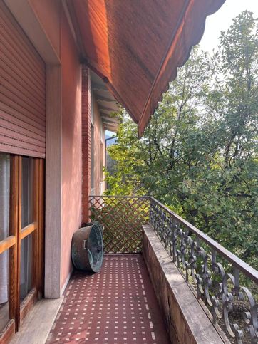 Casa indipendente in residenziale in 