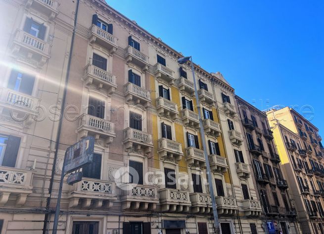 Ufficio in commerciale in Piazza Vittorio Emanuele Orlando 41