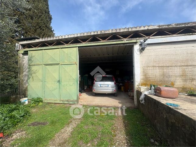 Capannone in commerciale in Via di San Vito 9
