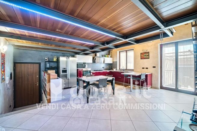 Appartamento in residenziale in Via Cottin 11