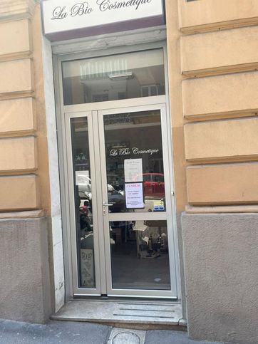 Attivitã /licenza (con o senza mura) in commerciale in Via delle Settefontane 29