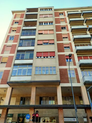 Appartamento in residenziale in Via Emilia Ponente