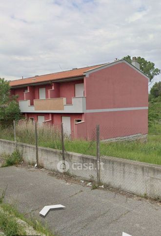 Villetta a schiera in residenziale in Via Carlo Cassola