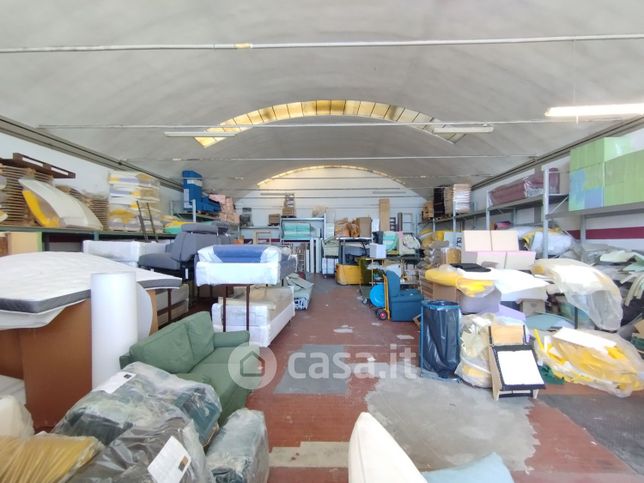 Capannone in commerciale in Via Europa
