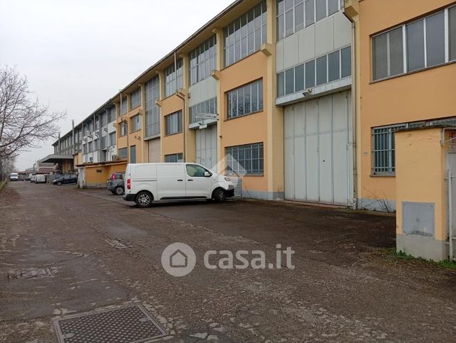 Capannone in commerciale in Via Widar Cesarini Sforza
