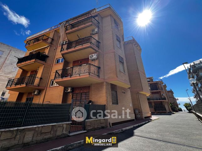 Appartamento in residenziale in Via Eolo 49