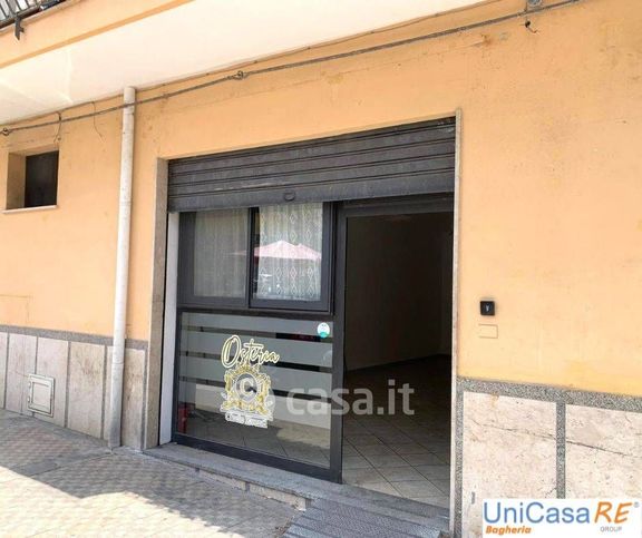 Negozio/locale commerciale in commerciale in Via del Cavaliere 115