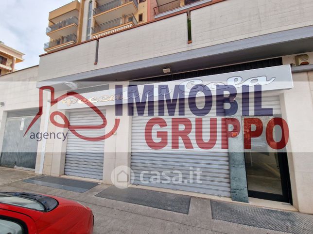 Attivitã /licenza (con o senza mura) in commerciale in Via Piero della Francesca