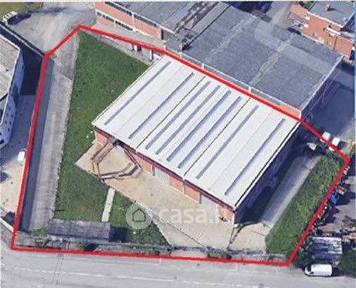 Capannone in commerciale in Via Ippolito Nievo