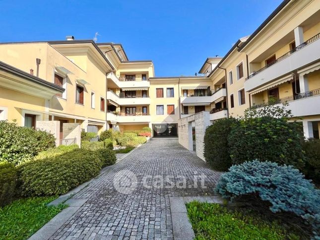 Appartamento in residenziale in Via Monte San Michele 5