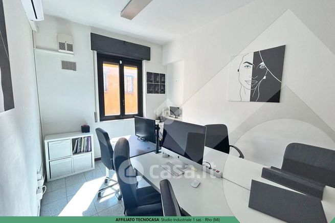 Ufficio in commerciale in