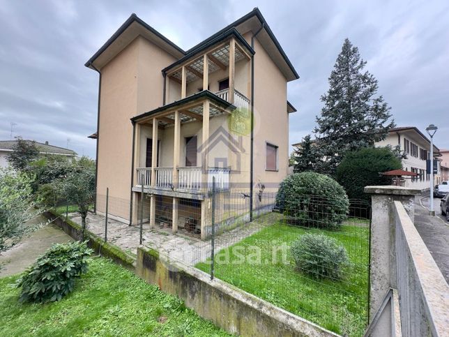 Casa indipendente in residenziale in Via Giuseppe Mazzini