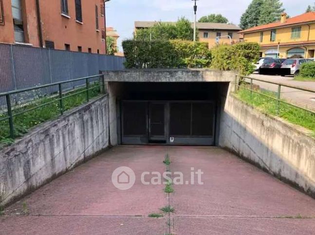 Garage/posto auto in residenziale in Via Santa Lucia 1