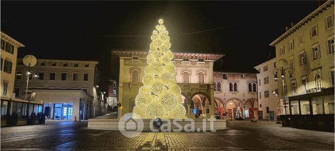 Casa bi/trifamiliare in residenziale in Piazza Antonio Rosmini