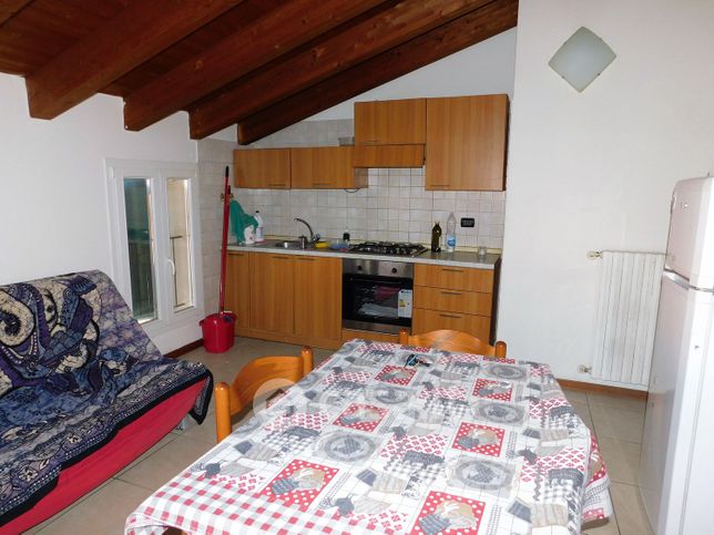 Appartamento in residenziale in Via Vandelli 30