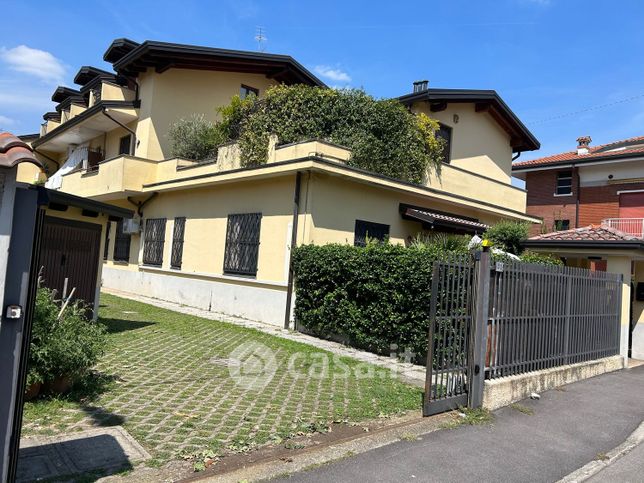 Box/posto auto in residenziale in Via Luigi Negrelli 41