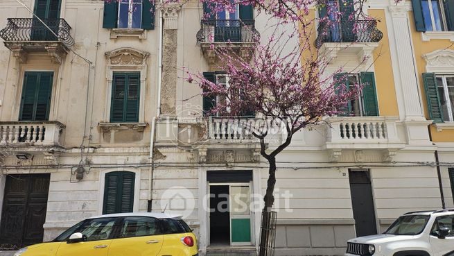 Capannone in commerciale in 