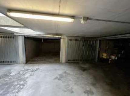 Box/posto auto in residenziale in Via Italia 12
