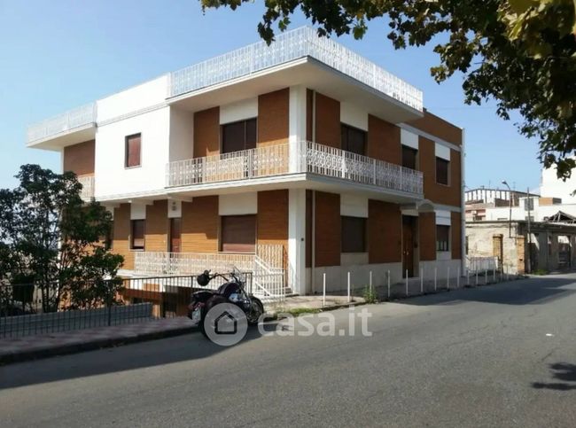 Box/posto auto in residenziale in Viale Italia