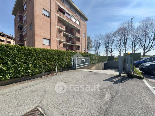 Box/posto auto in residenziale in Via Baldi 13