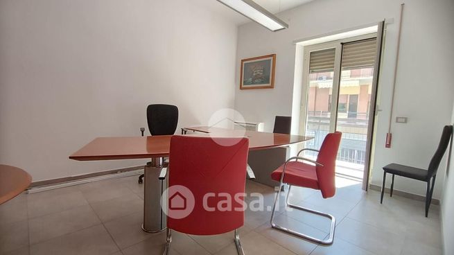 Ufficio in commerciale in Via D. Cimarosa 52