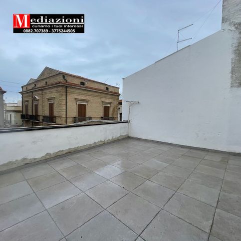 Appartamento in residenziale in Via G. Petrone 12