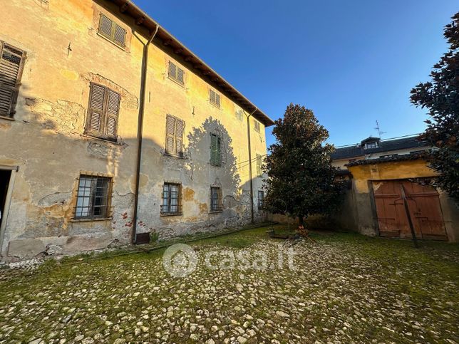 Casa indipendente in residenziale in Via Roma