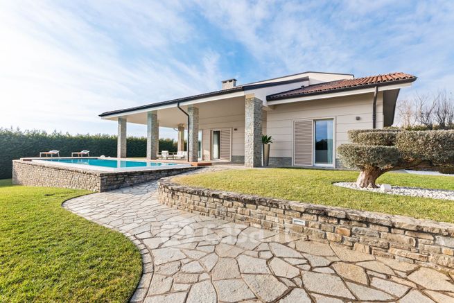 Casa indipendente in residenziale in Località Viatosto 58