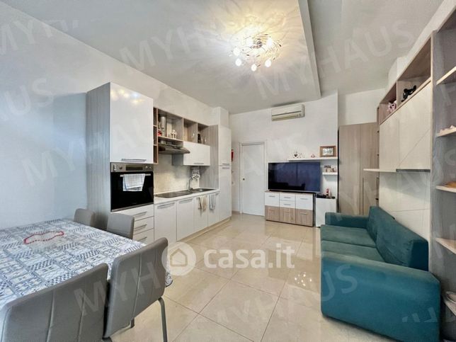 Ufficio in commerciale in Viale Raffaello Sanzio 36