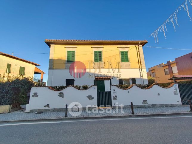 Casa indipendente in residenziale in Via Galileo Galilei 192