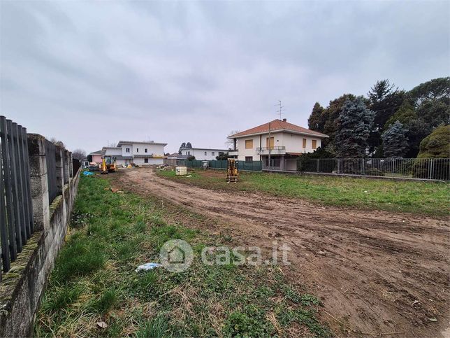 Terreno edificabile in residenziale in Via Achille Grandi