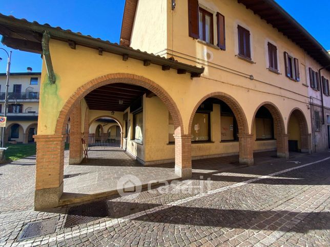 Negozio/locale commerciale in commerciale in Via Repubblica