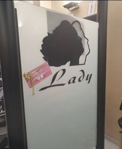 Attività/licenza (con o senza mura) in commerciale in Via Arno