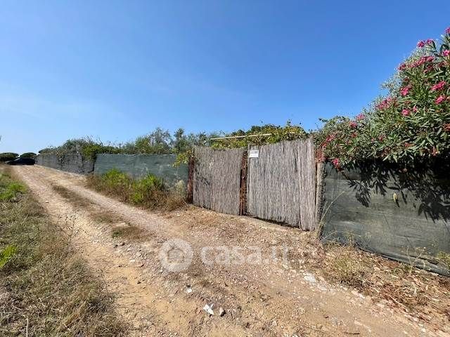 Terreno agricolo in commerciale in