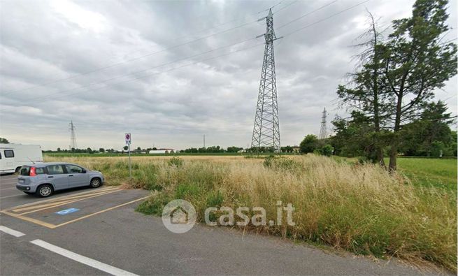 Terreno agricolo in commerciale in Via Bezzecca