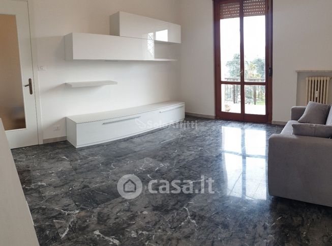 Appartamento in residenziale in Via Celeri 33