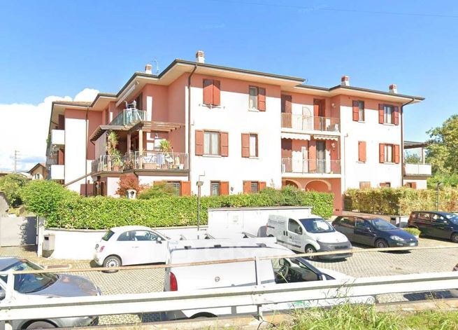 Appartamento in residenziale in Via G. Leopardi 25