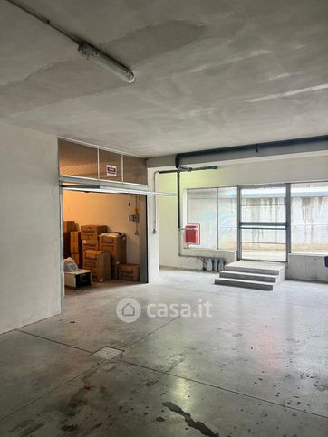 Box/posto auto in residenziale in Via Monte Grappa