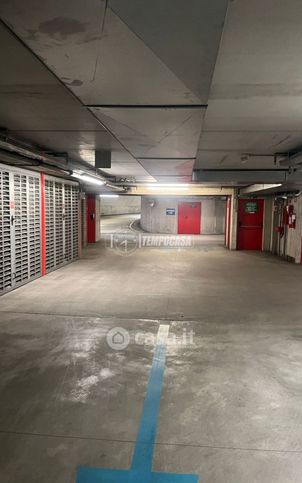 Box/posto auto in residenziale in Via Legnano 8