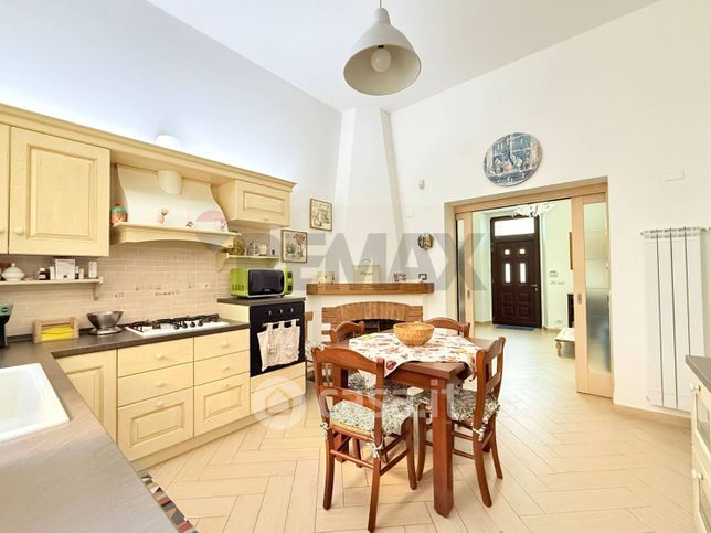 Casa indipendente in residenziale in Via Carlino 5