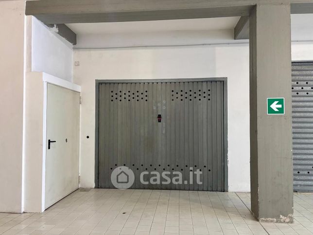 Box/posto auto in residenziale in Via Favorita